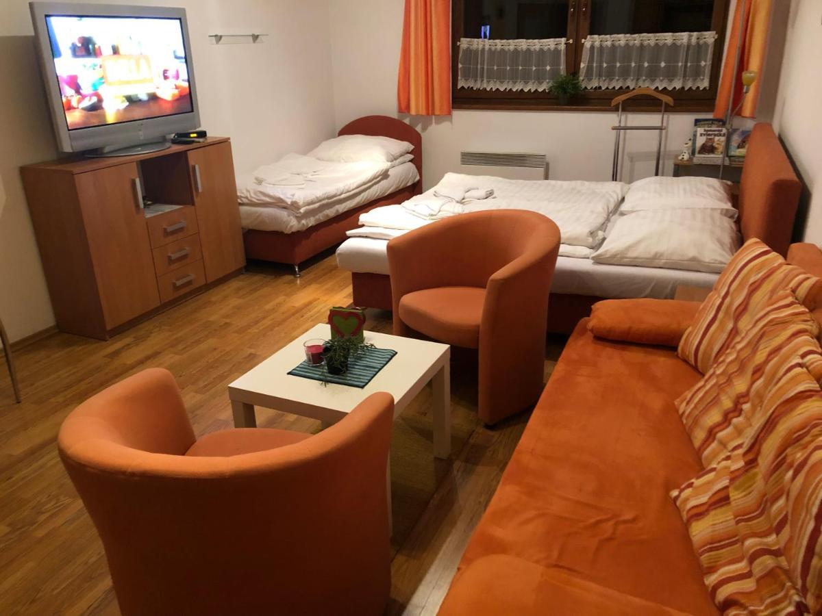 Zazi Apartmany Fatrapark Hrabovo รูชอมแบรอค ภายนอก รูปภาพ